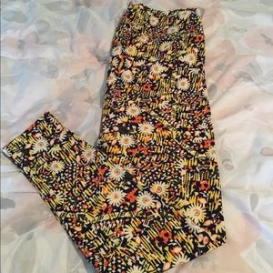 New Lularoe tc leggings fits size 12-18